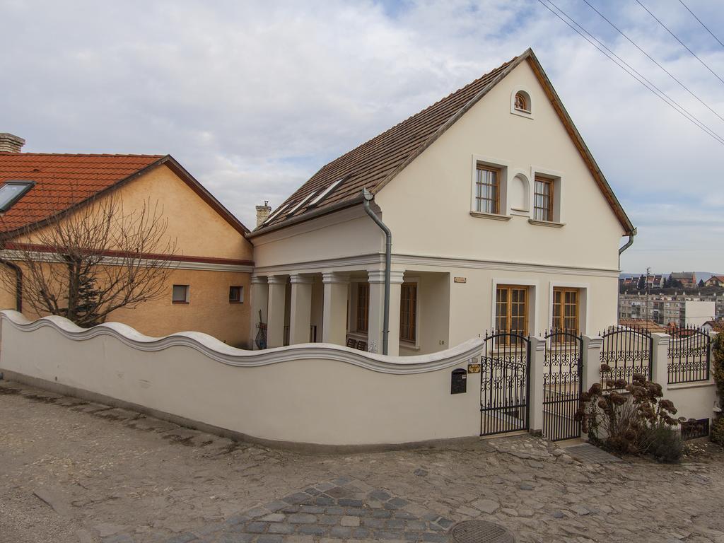 Amadeus Vendeghaz Hotell Esztergom Exteriör bild