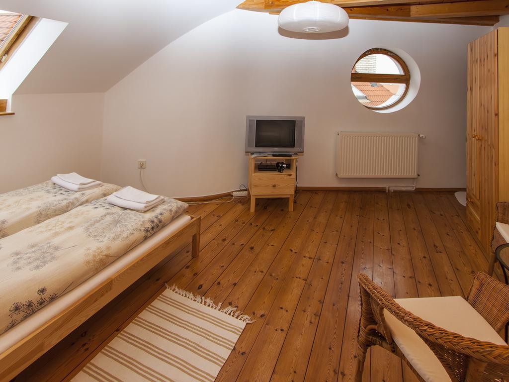 Amadeus Vendeghaz Hotell Esztergom Rum bild