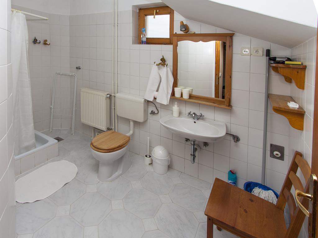 Amadeus Vendeghaz Hotell Esztergom Rum bild