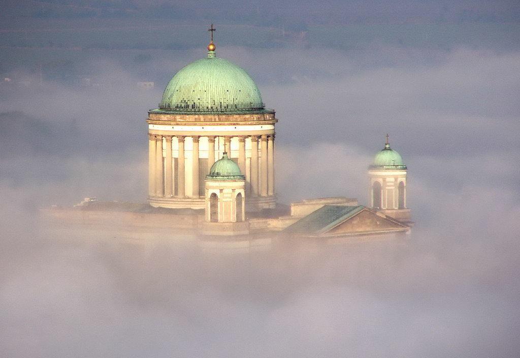 Amadeus Vendeghaz Hotell Esztergom Exteriör bild