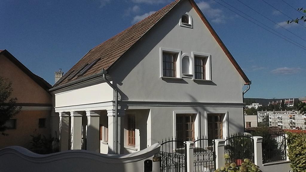 Amadeus Vendeghaz Hotell Esztergom Exteriör bild